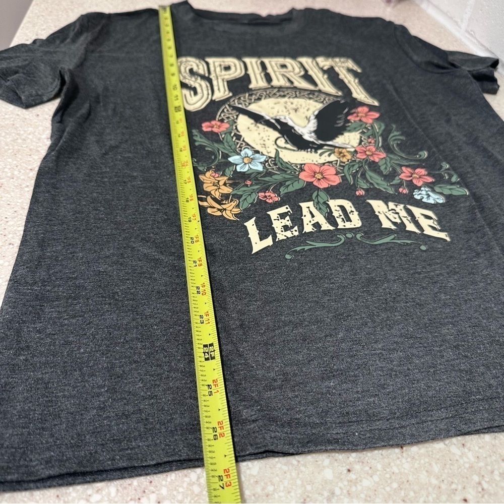 NIB Women’s Crew Neck T-shirt Relaxed Fit Casual Short Sleeve “Spirit Lead Me” - Picture 6 of 9